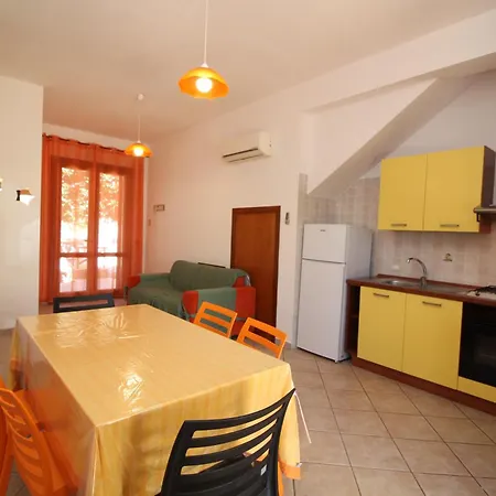 Apartament Trilocale Piano Terra Con Veranda *